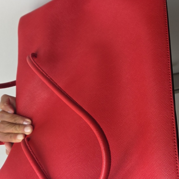 Marc Jacobs Logo Shopper East West Red Saffiano Leather - Picture 10 of 13